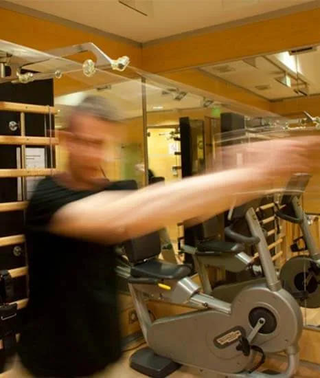 Services 8 Hotel La Perle Saint Germain Fitness room detail jpg