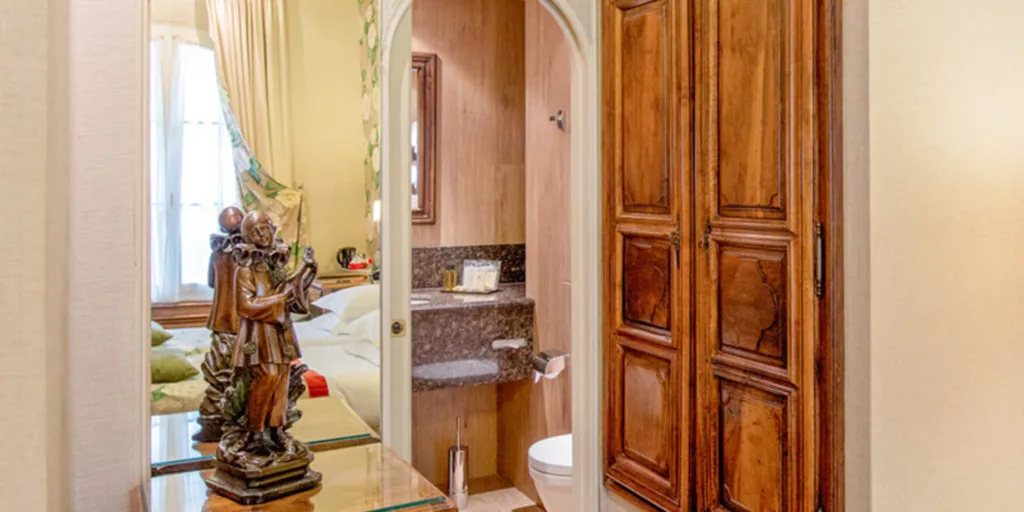 Gallery 10 Standard Room bathroom 8 Left Bank Saint Germain Hotel Paris